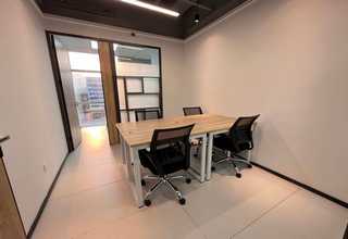 汕德卡9.6米冷藏车销售公司